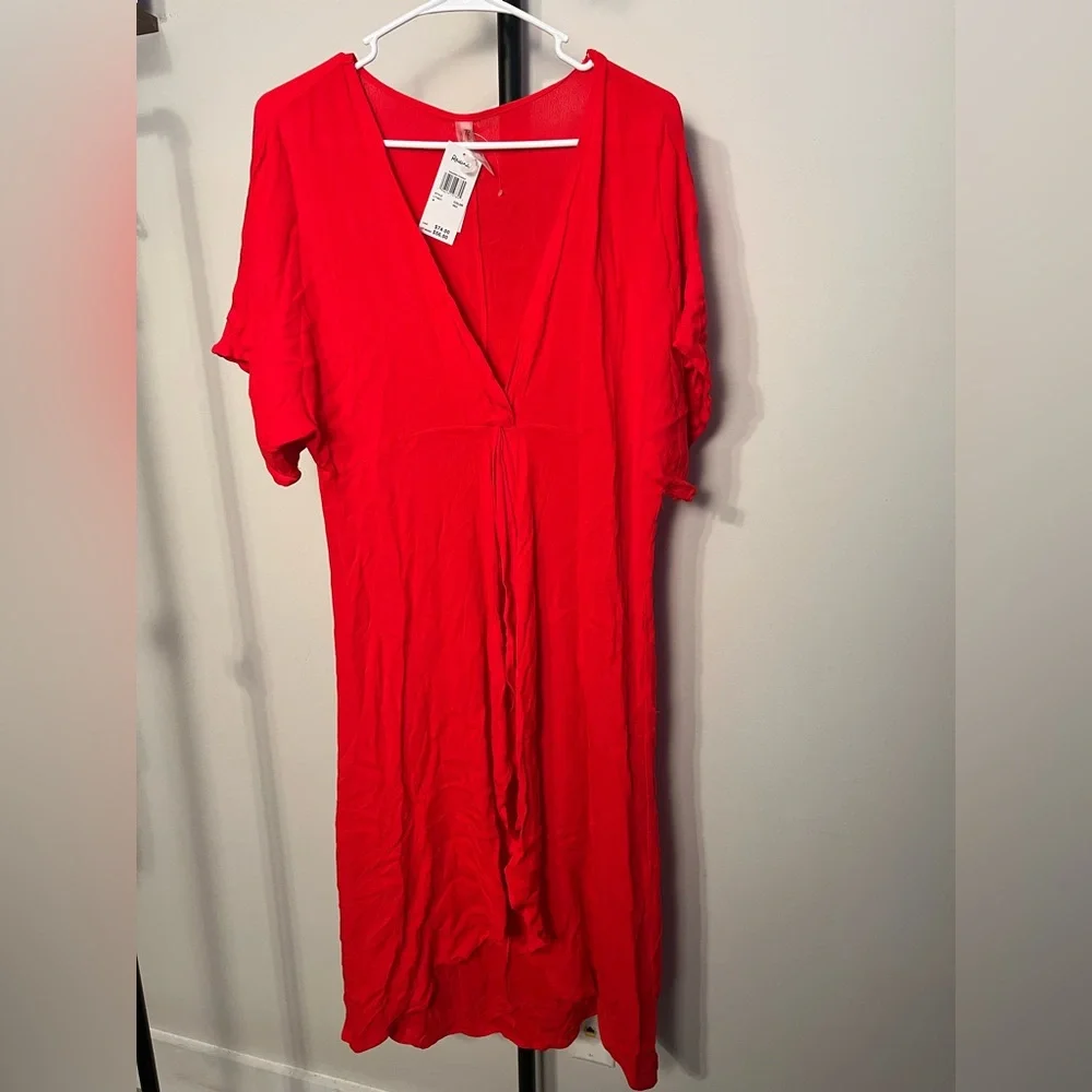 NWT Raisins Womens Paradise Cover-Up Red Twist Front Medium New!